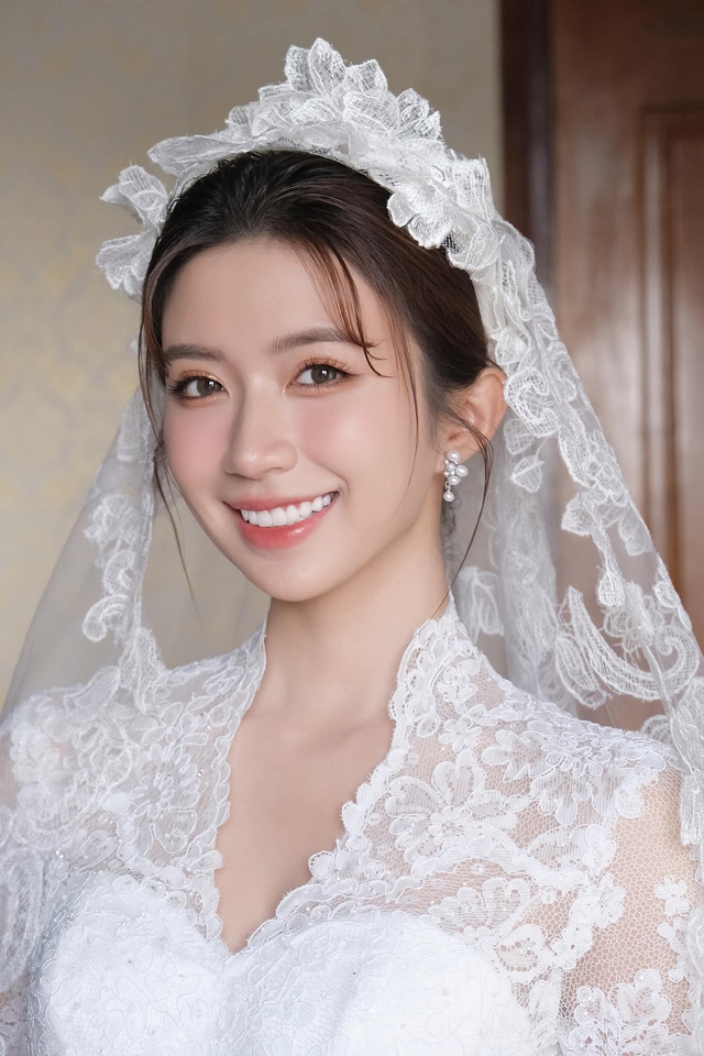             Diễn viên Ngọc Huyền làm cô dâu xinh đẹp ở quê nhà    
