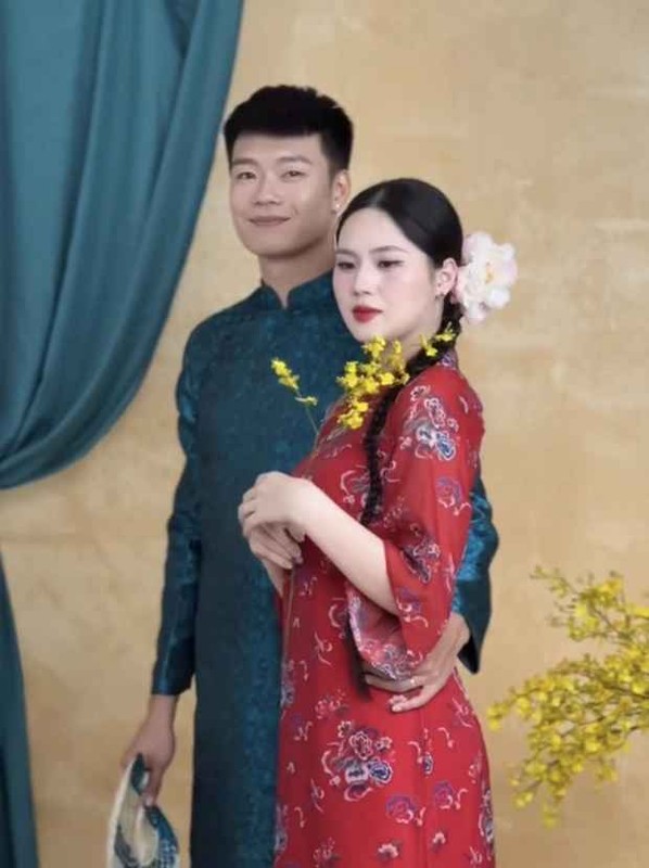             Hậu trường ảnh tết nhà Thành Chung và vợ hot girl Tuyên Quang    