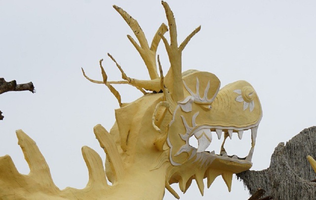 View -             Linh vật rồng ở Thanh Hóa gây tranh cãi vì 'trông ốm yếu, còi cọc'    