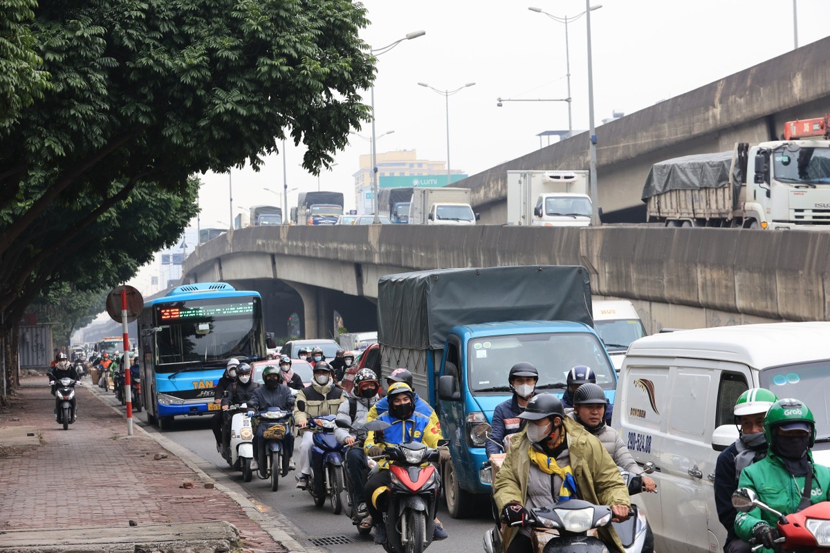 View -             Giao thông Hà Nội ùn ứ những ngày giáp Tết    