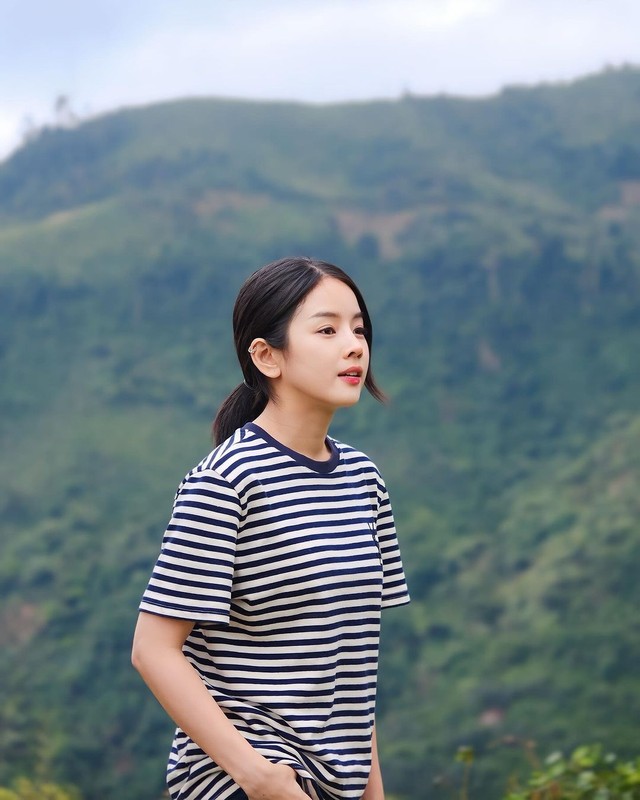 View -             Đi từ thiện, nữ DJ 'xinh nhất Việt Nam' lộ mặt mộc miễn chê    
