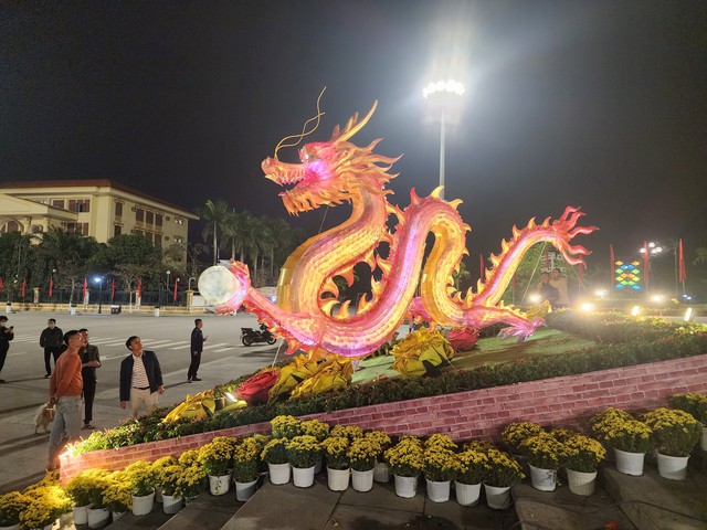             Vẻ đẹp cặp linh vật rồng 'song long chầu ngọc' ở Quảng Bình    