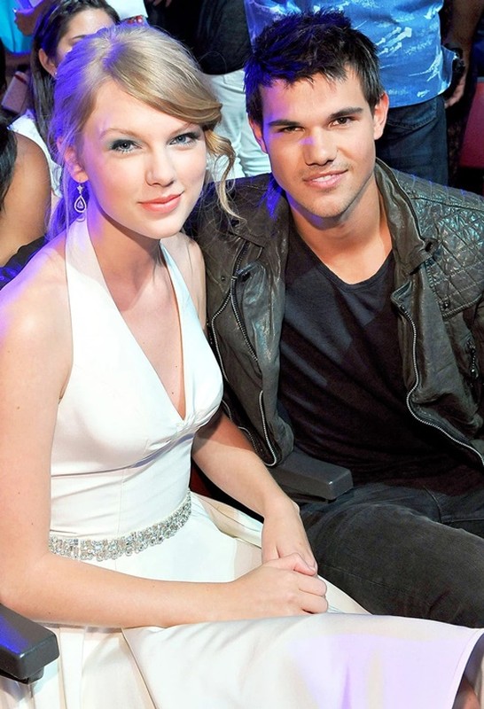 View -             Taylor Swift lập kỷ lục Grammy, tài sản tỷ đô, yêu dàn trai đẹp    