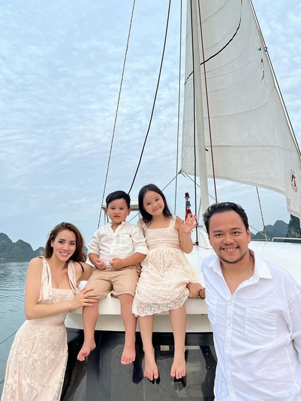             Phát ghen tổ ấm hạnh phúc của Trang Nhung và chồng đại gia    