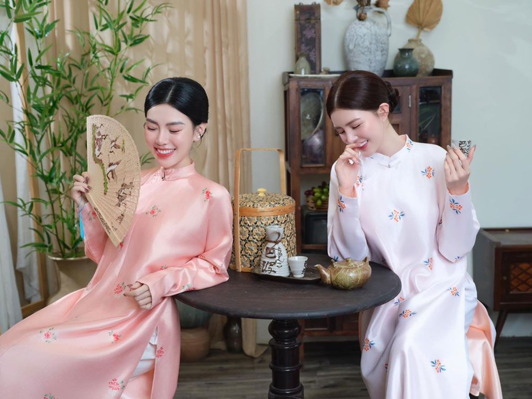             'Búp bê sống' Việt đẹp như tranh vẽ trong bộ ảnh áo dài    