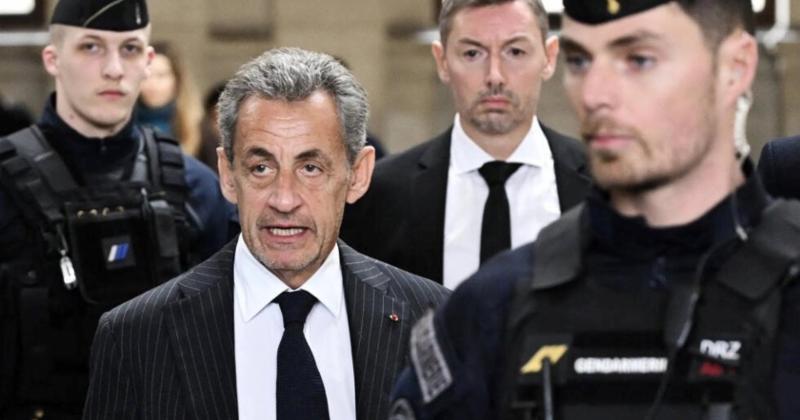 View -             Cựu Tổng thống Pháp Nicolas Sarkozy bị tuyên phạt 1 năm tù    