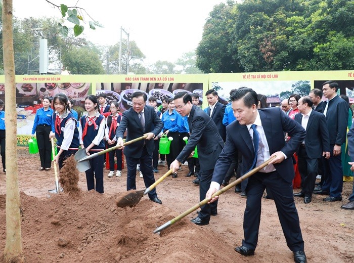 View -             Chủ tịch nước Võ Văn Thưởng đến thăm, động viên cán bộ và nhân dân huyện Đông Anh nhân dịp đầu xuân mới    