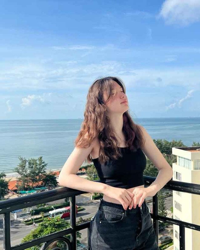 View -             Em gái Đặng Văn Lâm chiếm trọn spotlight với đôi chân 'cực phẩm'    