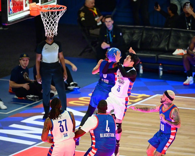 View -             Vương Hạc Đệ gây chú ý tại giải bóng rổ NBA All-Star của Mỹ    