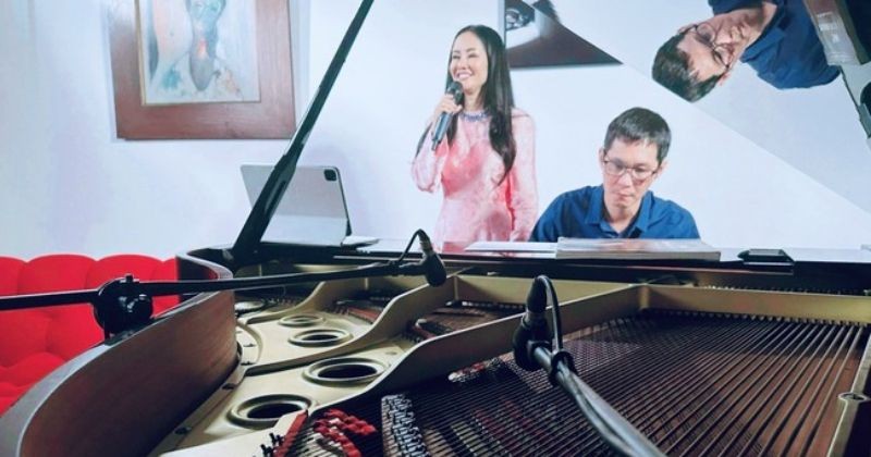 View -             Diva Hồng Nhung lần đầu mở livestream hát tại tư gia, mừng sinh nhật nhạc sĩ Trịnh Công Sơn    