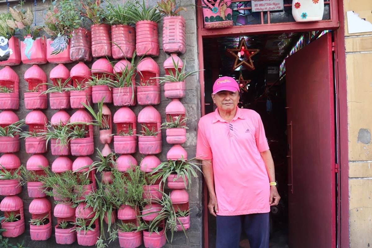 Cận cảnh căn nhà toàn màu hồng đang gây sốt tại Sài Gòn