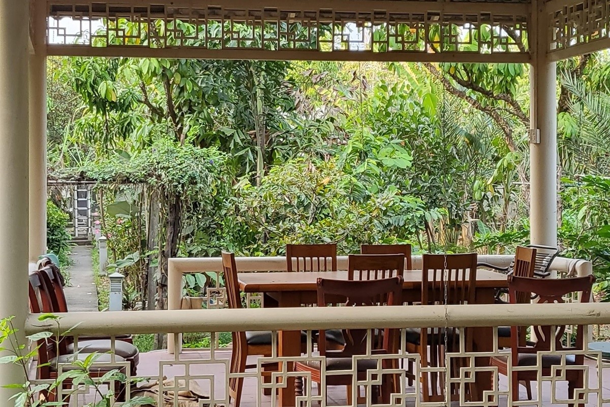             Bên trong nhà vườn 2.500m2 của Việt Trinh sau giải nghệ    