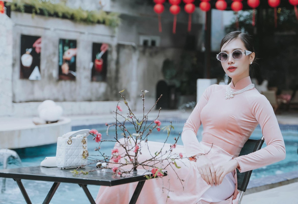 View -             Diện bikini khoe body nuột, nữ MC gốc Nghệ An khiến netizen mê mẩn    