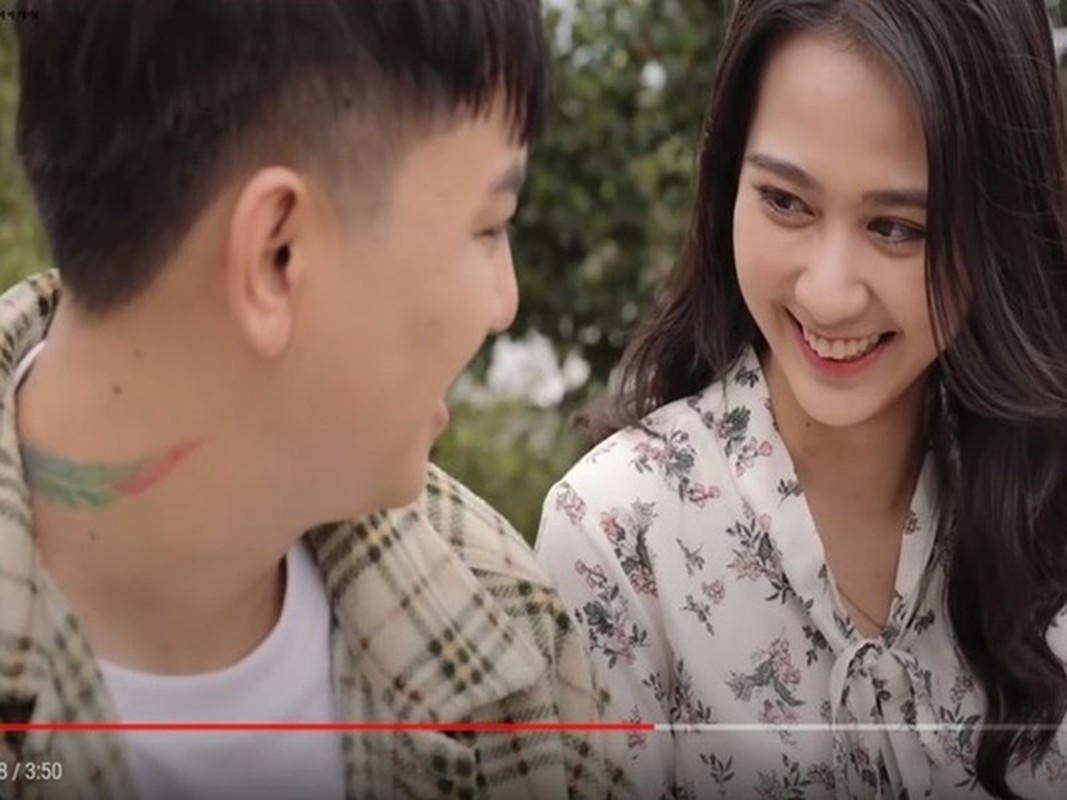 View -             Nhan sắc xinh đẹp của bạn gái ca sĩ Hoài Lâm    