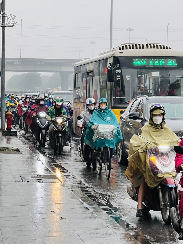 View -             Nồm ẩm gia tăng ở Hà Nội    