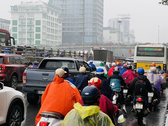 View -             Nồm ẩm gia tăng ở Hà Nội    