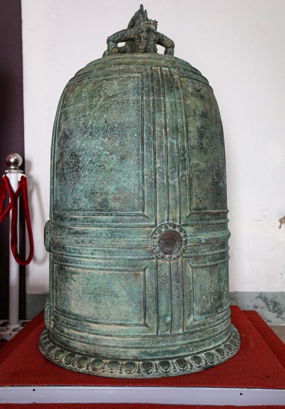             Chiêm ngưỡng chuông cổ độc bản hơn 600 tuổi ở Hà Tĩnh    