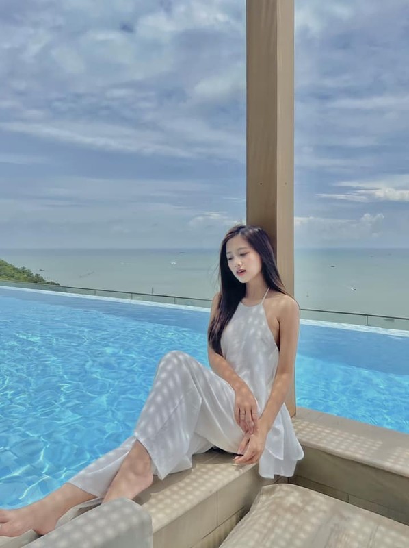 View -             Người yêu cầu thủ Trần Minh Vương diện bikini khoe body nuột nà    