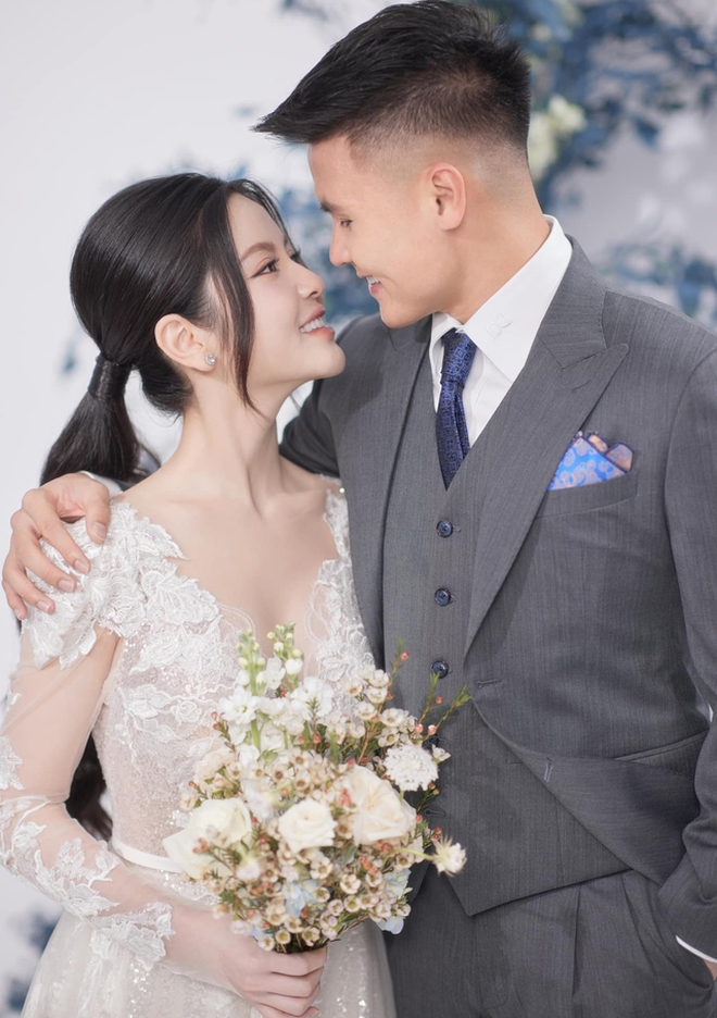 View -             Ngắm bộ ảnh cưới đẹp ngọt ngào của Quang Hải - Chu Thanh Huyền    