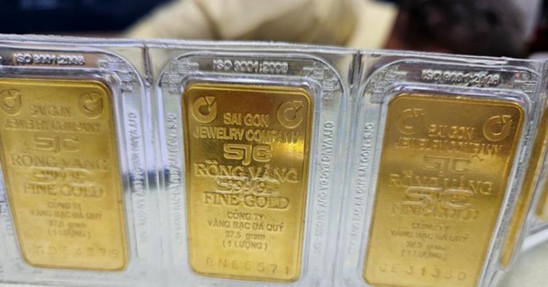 View -             Giá vàng SJC lao dốc sau đề xuất bỏ độc quyền vàng miếng    