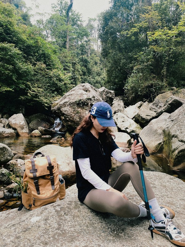 View -             Cô gái Hà Giang và quyết định táo bạo 'bỏ phố ra đảo'    