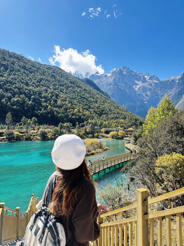 View -             Cô gái Hà Giang và quyết định táo bạo 'bỏ phố ra đảo'    