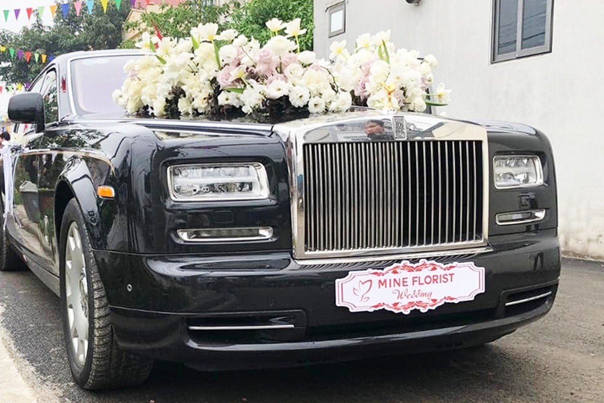             Chi tiết Rolls-Royce Phantom hơn 15 tỷ mà Quang Hải làm xe rước dâu    
