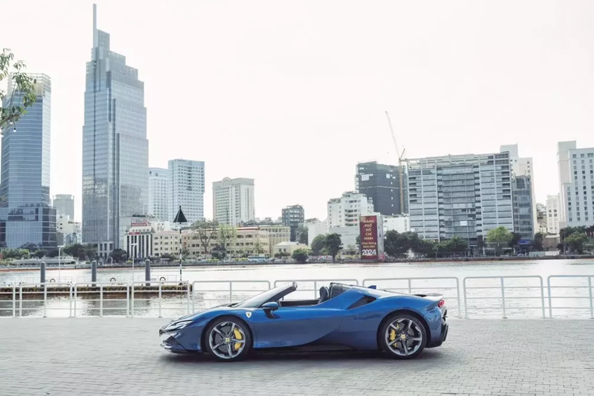 View -             Cường Đô la 'xách tay' Ferrari SF90 Spider hơn 50 tỷ dự Gumball 3000    