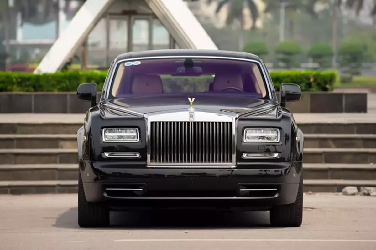View -             Chi tiết Rolls-Royce Phantom hơn 15 tỷ mà Quang Hải làm xe rước dâu    
