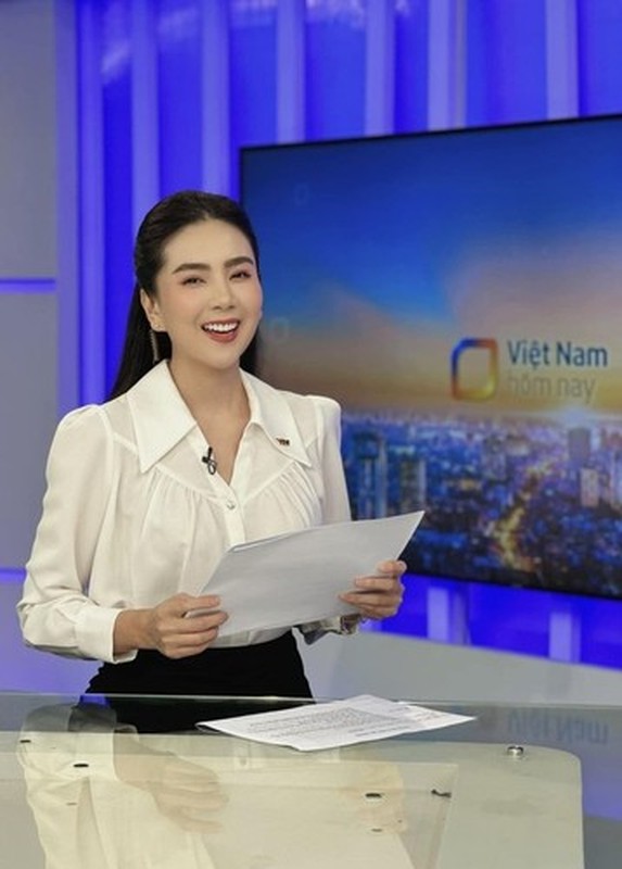             Sau ly hôn, 'MC đẹp nhất VTV' Mai Ngọc nhận biệt danh 'phú bà'    