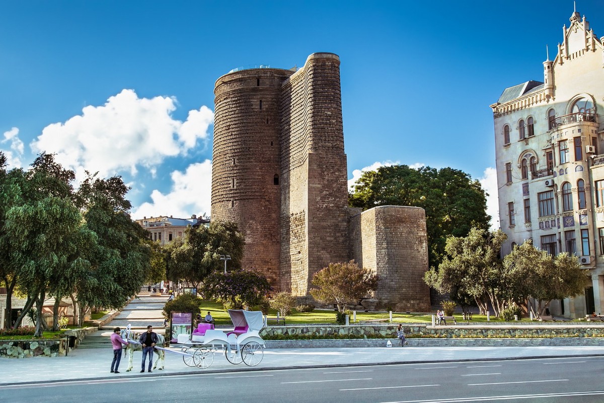 View -             Tòa tháp cổ 900 tuổi có kiến trúc kỳ lạ ở vùng Kavkaz    
