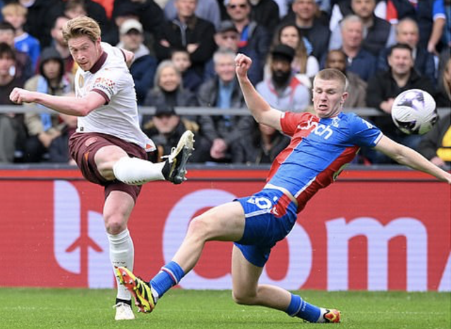 View -             De Bruyne tỏa sáng, Man City thắng đậm Crystal Palace    