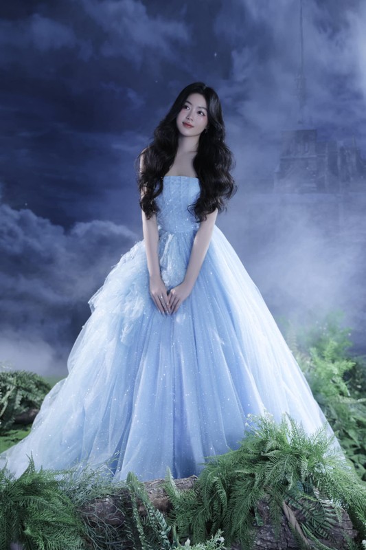 View -             Con gái Quyền Linh như công chúa trong bộ ảnh sinh nhật 18 tuổi    