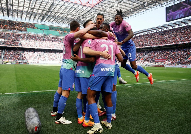 View -             Thắng Lazio, Roma áp sát tốp 4 Serie A    