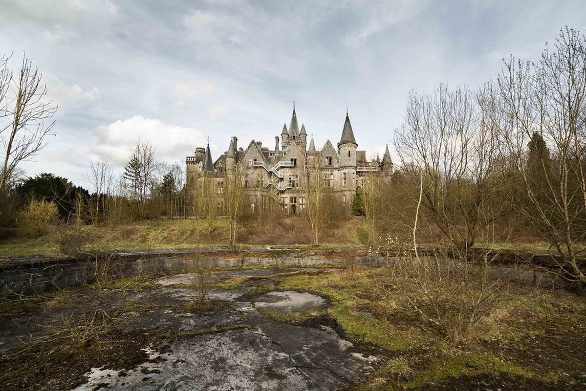 Choáng ngợp loạt lâu đài bỏ hoang đẹp nhất thế giới