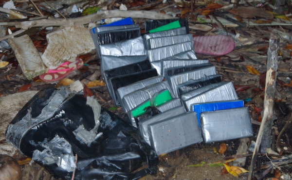 View -             Tiếp tục phát hiện ma túy trôi dạt vào bờ biển Gò Công    