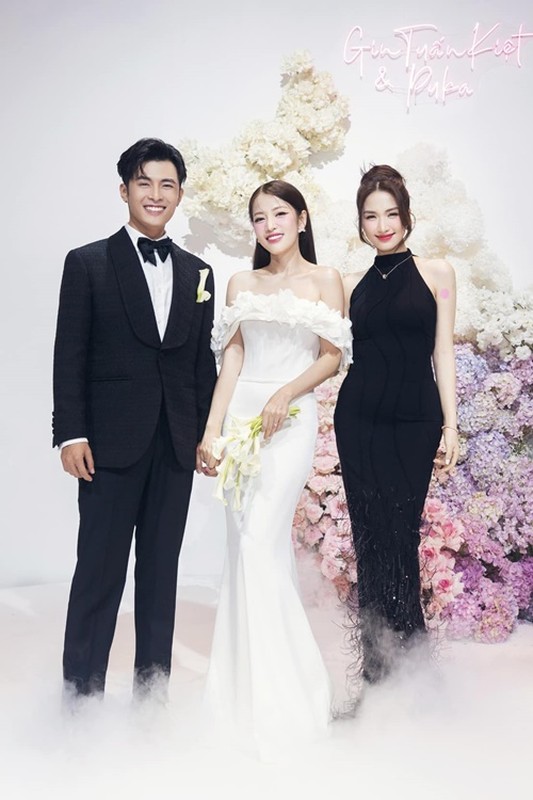             Hòa Minzy nói gì khi bị chê 'lanh chanh' dự nhiều đám cưới?    