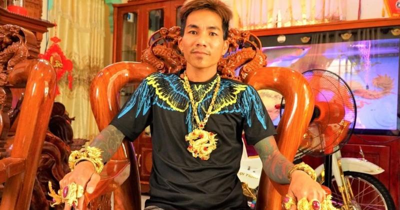 View -             Những đại gia đeo vàng nhiều nhất Việt Nam    