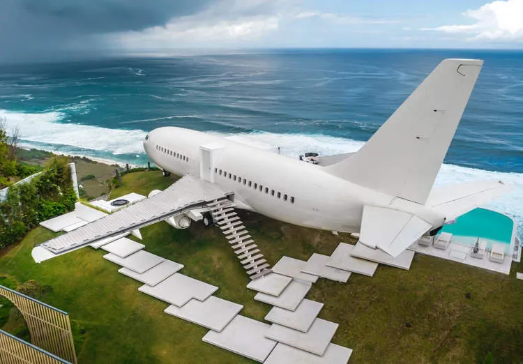             Biệt thự Máy Bay 737 giữa đảo Bali: Chiếc Boeing 737 được cải tạo đẹp nhất    