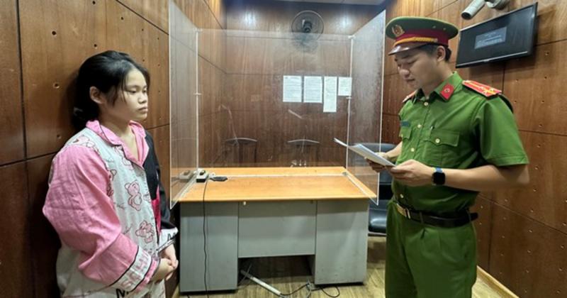 View -             Vụ cô gái bắt cóc hai bé gái ở phố đi bộ Nguyễn Huệ: Khởi tố thêm tội danh    