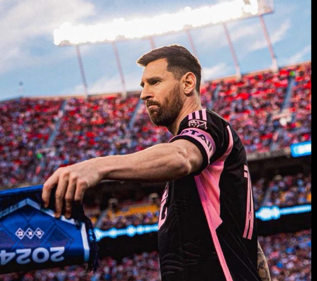 View -             Messi ghi siêu phẩm, lập kỷ lục khi Inter Miami trở lại ngôi đầu    