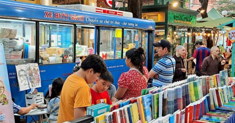 View -             Triển khai khảo sát tỉ lệ đọc sách của người dân tại TP Hồ Chí Minh    