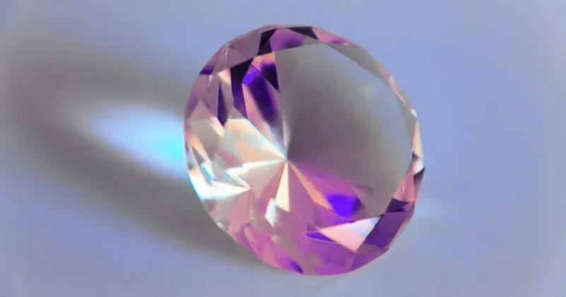             Kim cương làm từ chiết xuất hoa mẫu đơn    