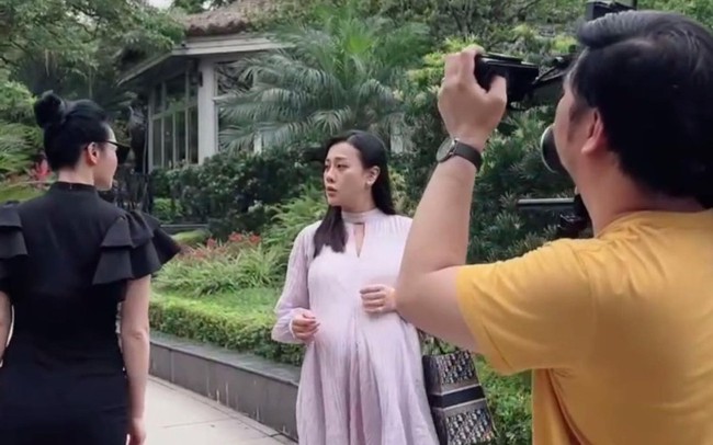 View -             Hai bà bầu Phương Oanh - Thu Quỳnh tái ngộ trong phim mới của VFC    