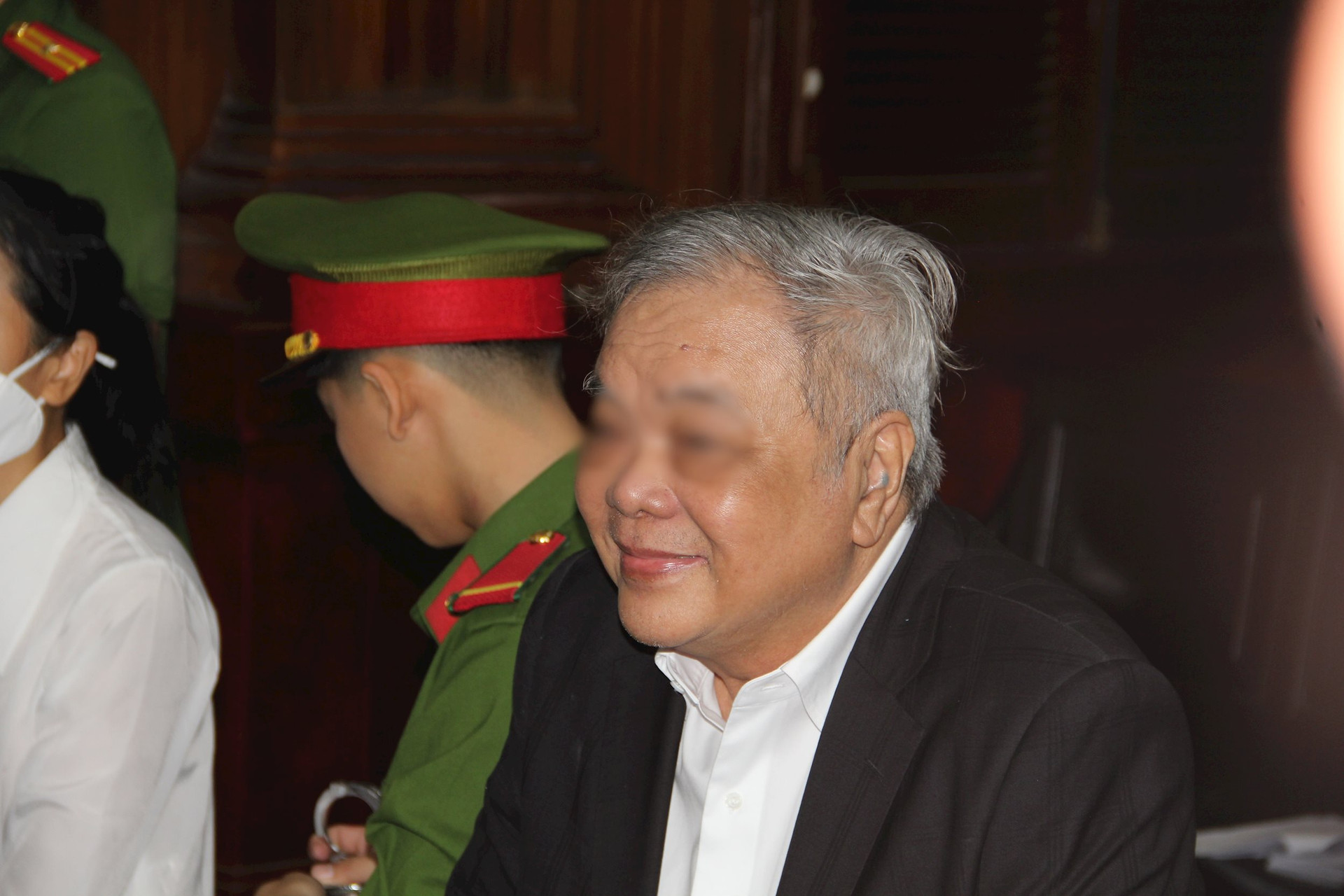             Bị cáo Trần Quí Thanh đồng ý nhận lại tiền và hủy các hợp đồng chuyển nhượng    
