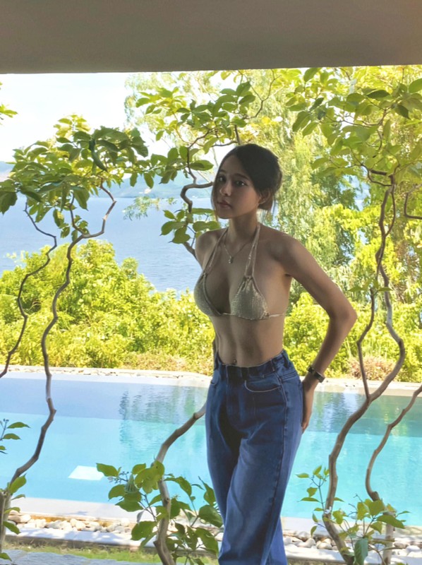 View -             Bạn gái Văn Thanh diện bikini gợi cảm, khoe dáng đỉnh cao    