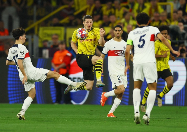             Dortmund quật ngã PSG, bán kết Champions League dậy sóng    