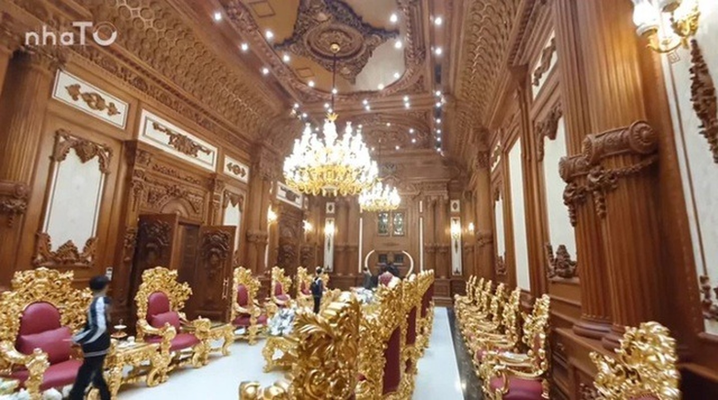             Cận cảnh tòa lâu đài dát vàng nghìn tỷ của đại gia Ninh Bình    