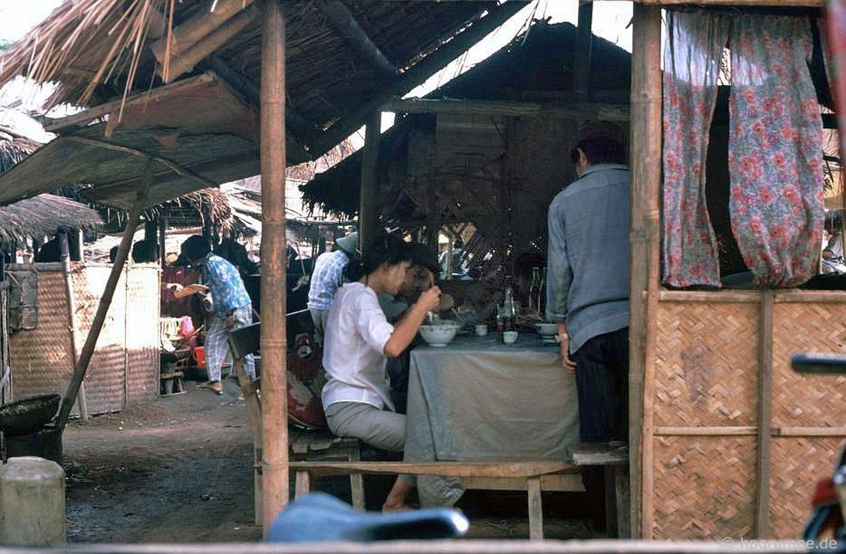 View -             Loạt ảnh cuộc sống thanh bình ở Điện Biên Phủ năm 1992    