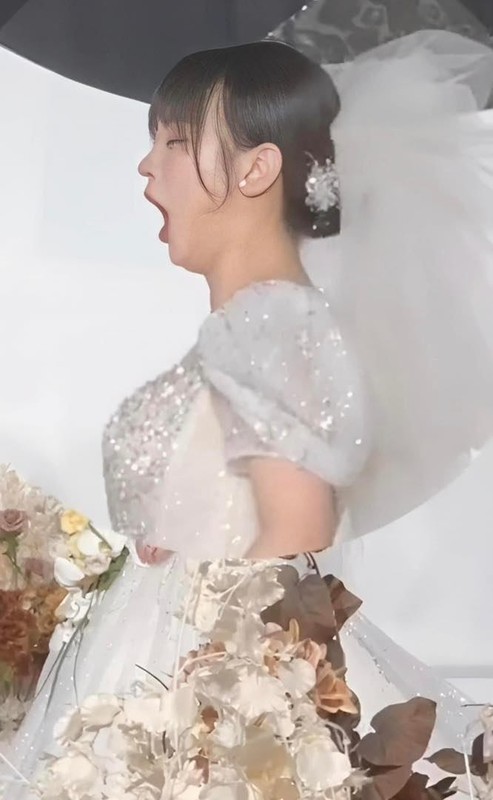             Cười nghiêng ngả với biểu cảm thiếu ngủ của cô dâu trong đám cưới    